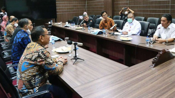 Pemprov Banten bertemu dengan KPU Banten.