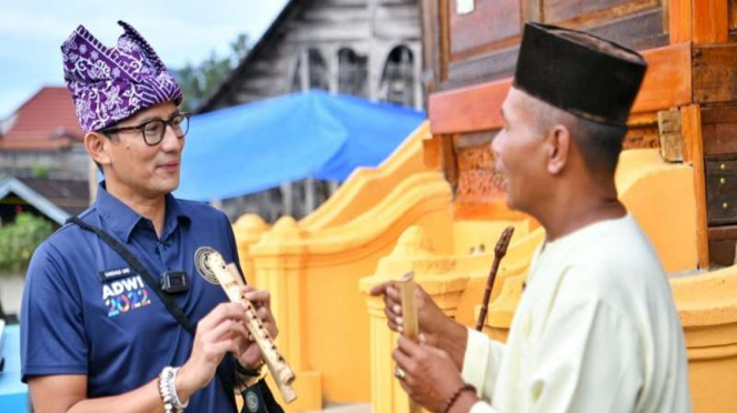 Sandiaga Uno mengunjungi Desa Wisata Pariangan, Sumbar