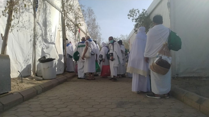 Jemaah haji tiba di tenda Arafah bersiap melaksanakan wukuf