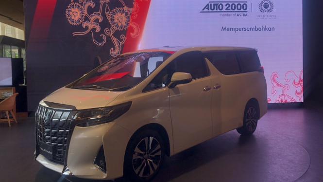 Toyota New Alphard Edisi Khusus Batik