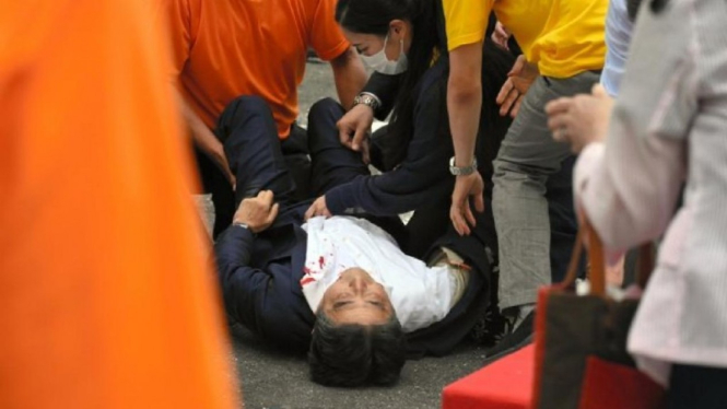 Mantan Perdana Menteri Jepang, Shinzo Abe, tertembak di dada saat pidato di Nara, Jepang.