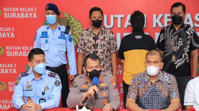 Polisi dan jaksa merilis kasus pencabulan dengan tersangka Mas Bechi