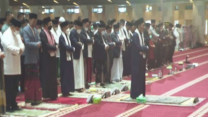 Presiden Jokowi dan Menhan Prabowo Subianto salat Idul Adha di Masjid Istiqlal.