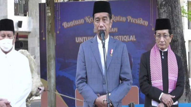 Presiden Jokowi usai salat Idul Adha di Masjid Istiqlal, Jakarta.