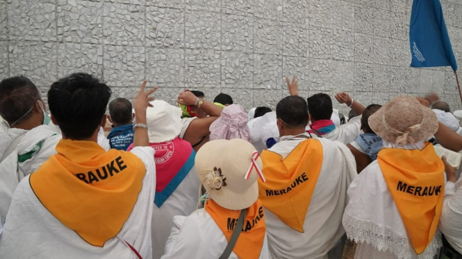 Jemaah Haji Indonesia Menuju Jamarat Mina