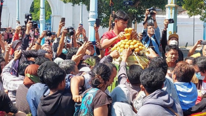  Keraton Kasunanan Surakarta kembali menggelar upacara adat Hajad Dalem Grebeg Besar Alip 1955 atau Grebeg Besar 1443 H, pada Minggu, 10 Juli 2022.