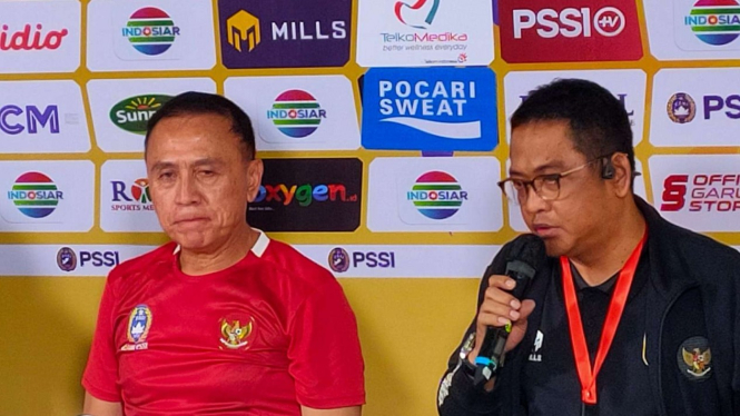 Manajer Timnas Indonesia U-19, Endri Erawan (kanan)