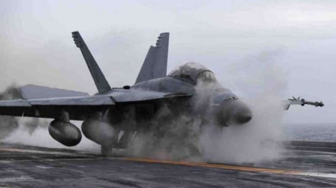 Viva militar: Jet de combate F/A -18 Super Hornet de la Armada de los Estados Unidos