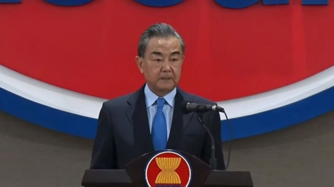 Menlu China Wang Yi dalam pidato kebijakan regional China di Gedung Sekretariat ASEAN, Jakarta, Senin 11 Juli 2022.
