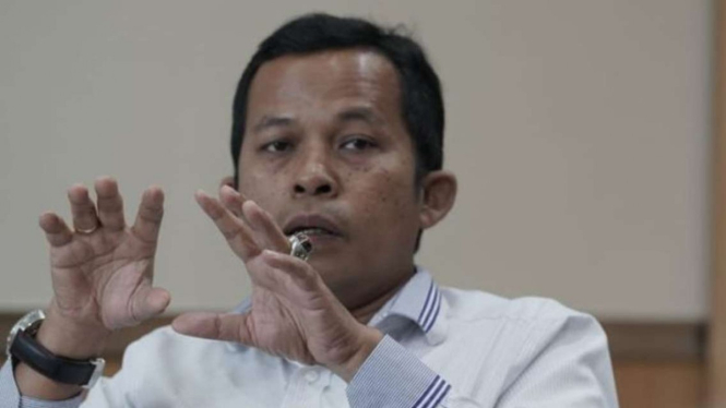 Anggota DPRD DKI Jakarta August Hamonangan memberikan keterangan di Gedung DPRD DKI Jakarta, Senin, 11 Juli 2022.