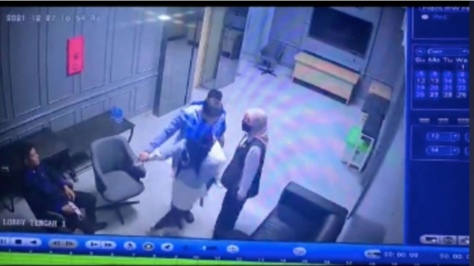 Bukti reman CCTV Marissya Icha berdebat dengan Medina Zein