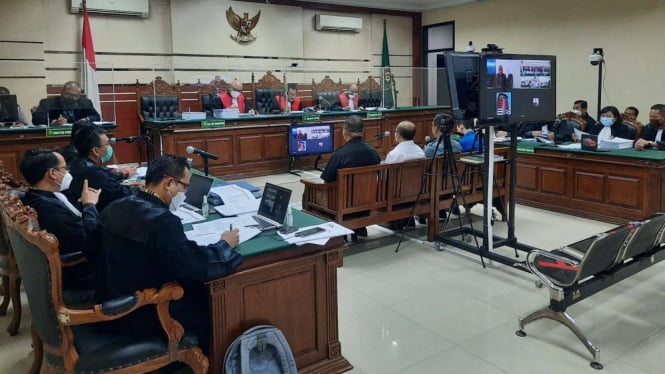 Sidang perkara gratifikasi dengan terdakwa Itong Isnaeni Hidayat, hakim nonaktif Pengadilan Negeri Surabaya, di Pengadilan Tindak Pidana Korupsi Surabaya di Kabupaten Sidoarjo, Jawa Timur, pada Selasa, 12 Juli 2022.