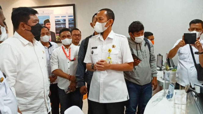 Menteri Agraria dan Tata Ruang/Kepala Badan Pertanahan Nasional (ATR/BPN) Marsekal (Purn) Hadi Tjahjanto saat mengunjungi kantor ATR/BPN Kota Medan, Sumatera Utara, Selasa, 12 Juli 2022.