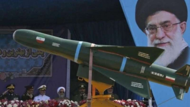 VIVA Militer: Peluncuran rudal Angkatan Bersenjata Republik Islam Iran (Artes)