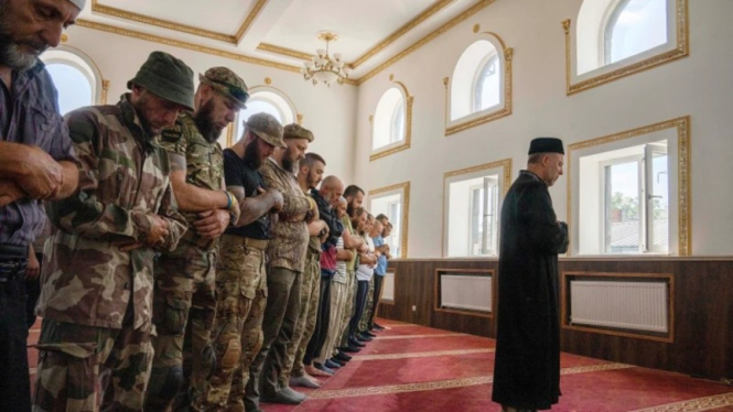 Tentara Muslim Ukraina Rayakan Idul Adha dan Berdoa untuk Menang Lawan Rusia.