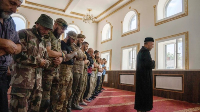 Tentara Muslim Ukraina Rayakan Idul Adha dan Berdoa untuk Menang Lawan Rusia.