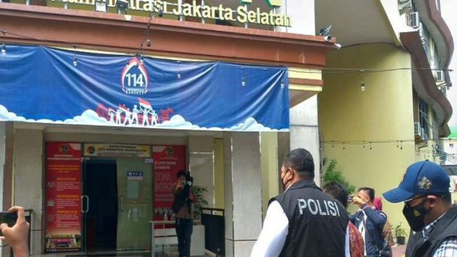 Polda Metro Jaya mendatangi Kantor Badan Pertahanan Nasional (BPN) Jaksel