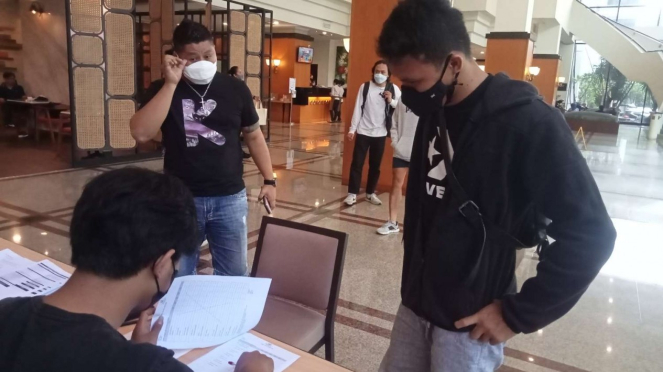 Petarung One Pride MMA Laode Abdul Haris Tiba di Hotel Century Senayan