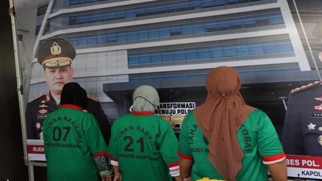 Emak-emak kurir sabu ditangkap Polres Jakarta Barat