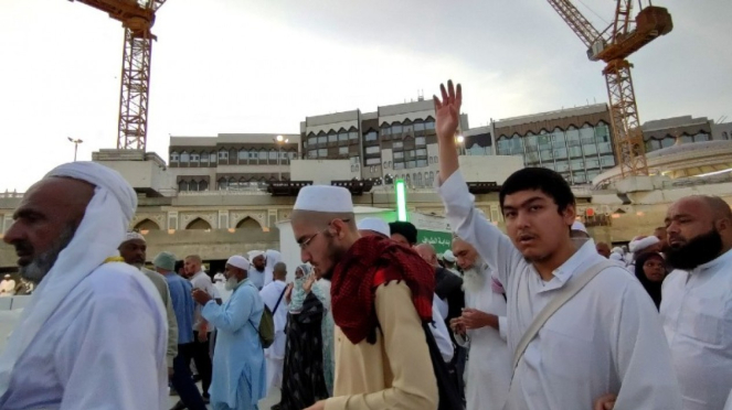 Ribuan Jemaah Haji Tawaf Wada Usai Sholat Subuh