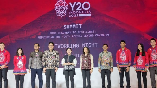 Ketua DPR Puan Maharani bersama delegasi Youth 20 (Y20).