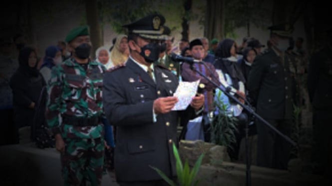 VIVA Militer: Prosesi pemakaman Kapten Wahyu.