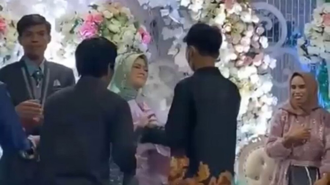 Viral Pria Hadiri Pernikahan Mantan Pacar, Mempelai Wanita Menangis