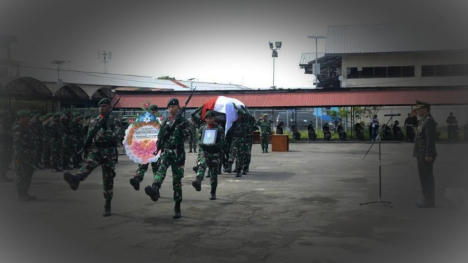 VIVA Militer: Jenazah Prada Eka diberangkatkan ke Gorontalo.