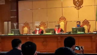 Ade Yasin Divonis 4 Tahun Penjara