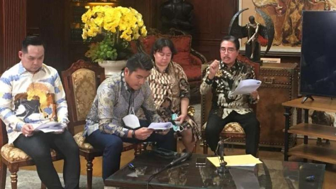 Kuasa hukum Julianto Eka Putra, Hotma Sitompoel 