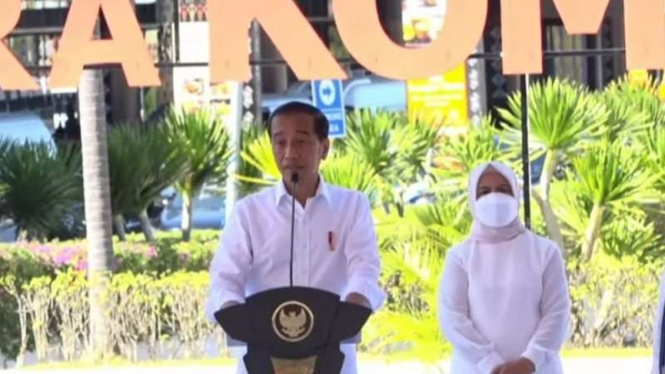 Presiden Joko Widodo saat meresmikan perluasan Bandara Komodo Labuan Bajo