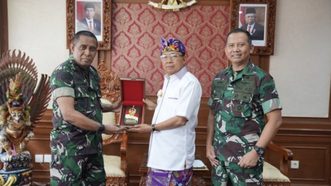 VIVA Militer: Waasintel Kasad Brigjen TNI Antoninho dan Gubernur Bali 