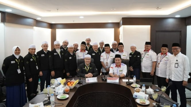 Rombongan Haji (Tabung Haji) Malaysia berdialog dengan tim Haji Indonesia.