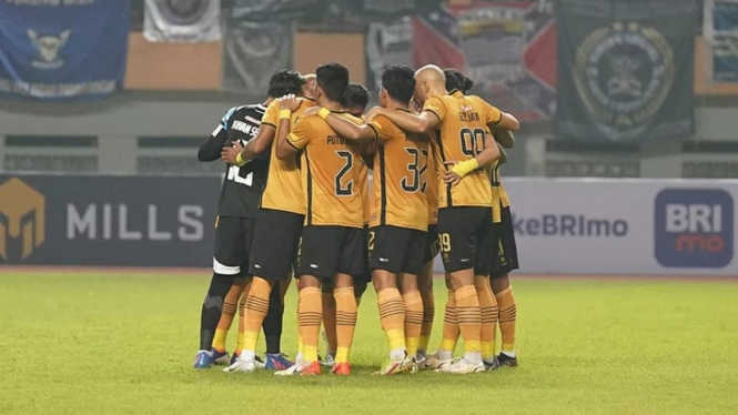 Bhayangkara FC vs Persib Bandung