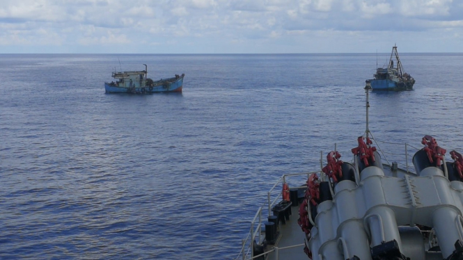 VIVA Militer: TNI AL tangkap 2 kapal penangkap ikan berbendera Vietnam di Natuna