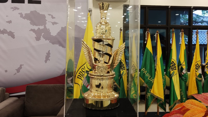 Trofi Piala Presiden Bulutangkis 2022