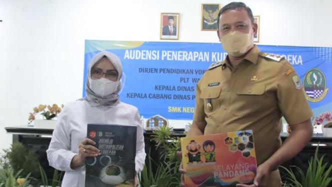 Plt. Walikota Bekasi, Tri Adhianto menghadiri audiensi