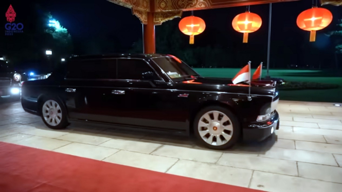 Mobil Hongqi L5 yang digunakan untuk menjemput Presiden Jokowi di China.