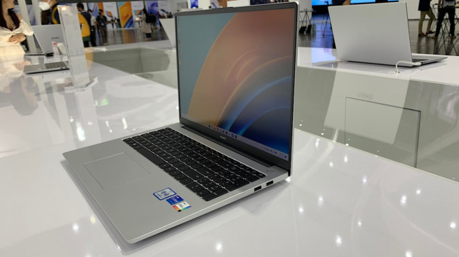Huawei MateBook D16