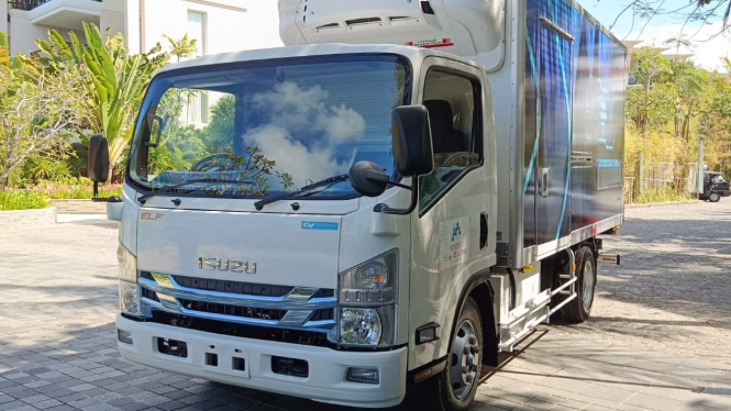 Isuzu ELF EV meluncur di GIIAS 2022