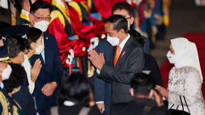 Presiden Jokowi mendarat di Bandara Militer Seoul, Korea Selatan