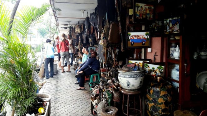 pasar loak jalan surabaya