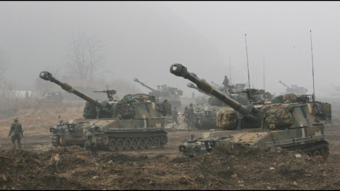 Tank-tank Korea Selatan jenis Marine-K55 Howitzers