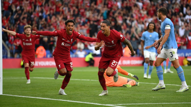 Bomber Liverpool, Darwin Nunez, merayakan gol ke gawang Manchester City