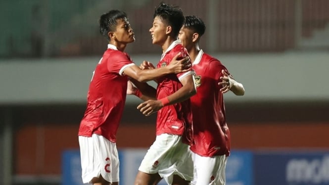 Pemain Indonesia U-16 saat melawan Filipina di Piala AFF U-16