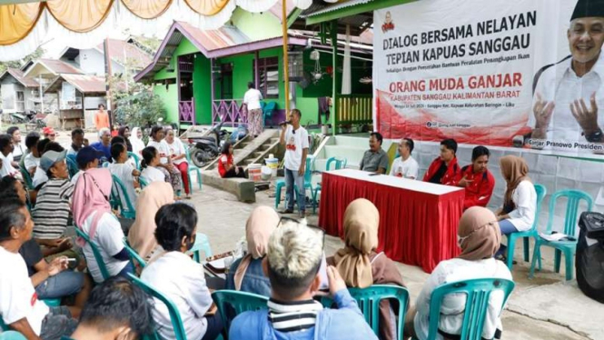 Relawan anak muda Ganjar Pranowo gelar dialog dengan nelayan