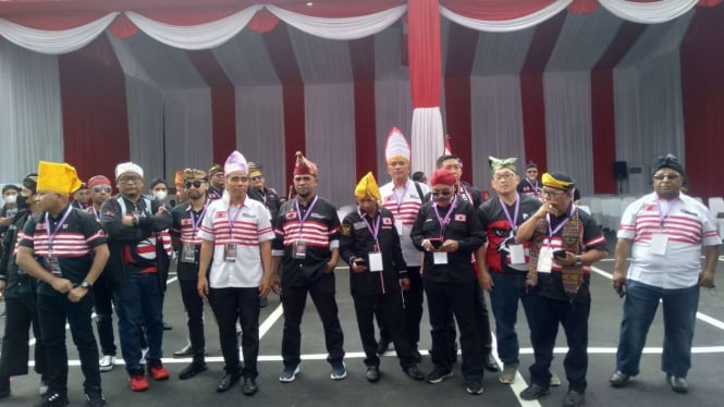 Rombongan Partai Kebangkitan Nusantara tiba di KPU untuk daftar Pemilu 2024.