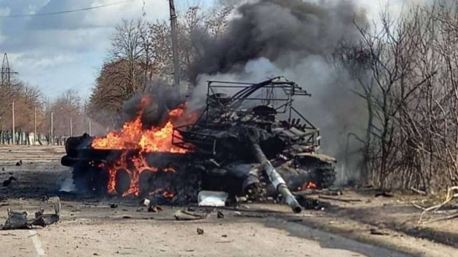 VIVA Militer: Tank Angkatan Bersenjata Ukraina (ZSU) hancur dihantam rudal Rusia