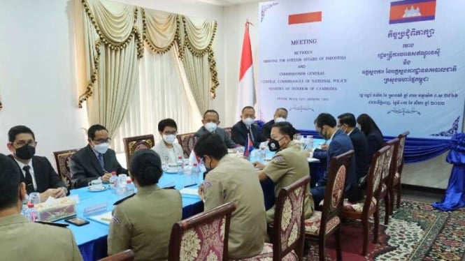 Menlu Retno Marsudi bertemu pimpinan Kepolisian Kamboja (PolKam)