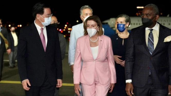 Ketua DPR AS Nancy Pelosi tiba di Taipei, Taiwan, Selasa malam 2 Agustus 2022 waktu setempat.